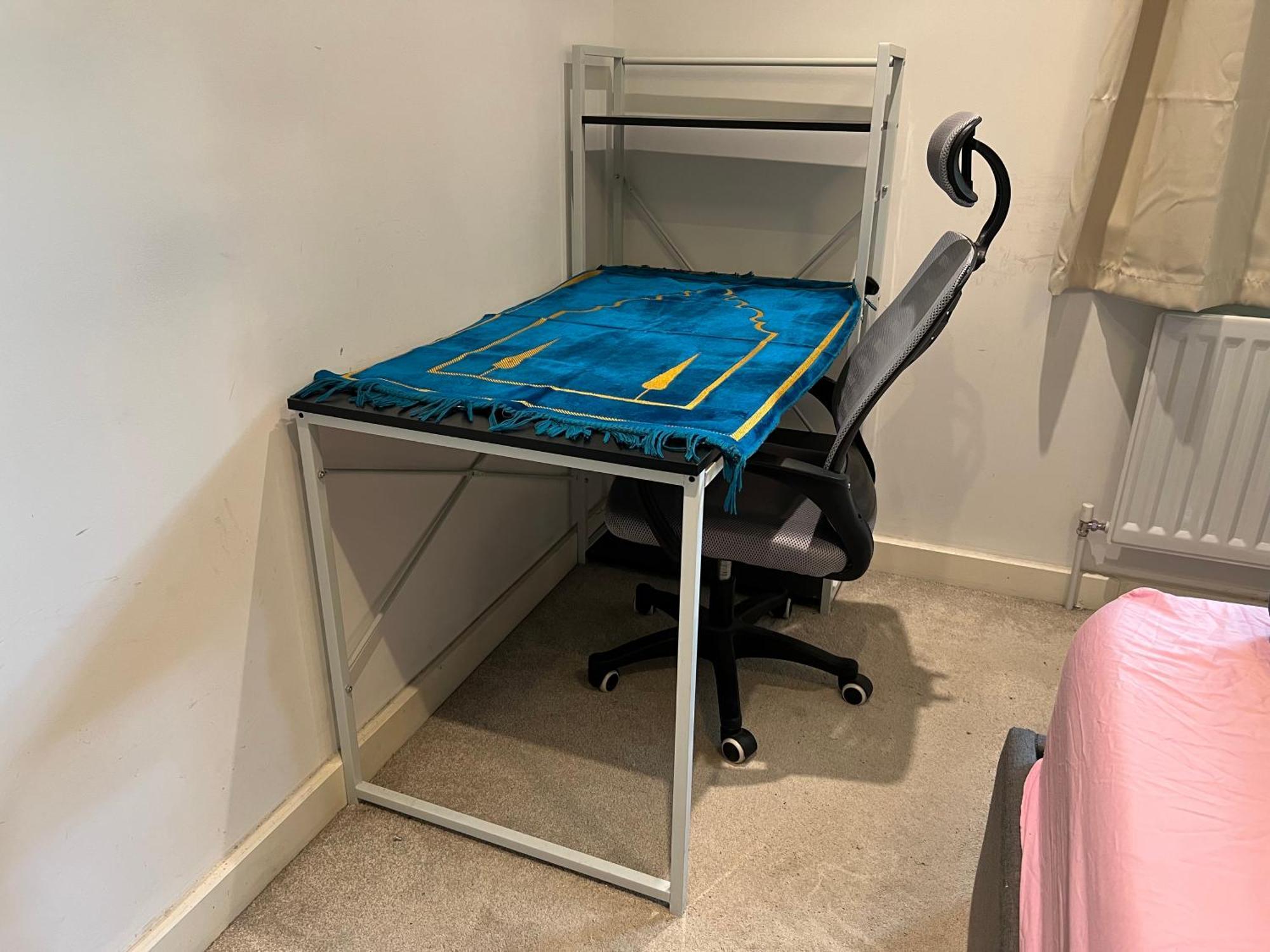 London Holiday Home Newly Refurbished - Entire 4 Bedroom Private House With Kitchen, Living Room & Private Garden - 1 Cape House London, Within 30 Mins From Central London, London Bridge & Canary Wharf Dış mekan fotoğraf